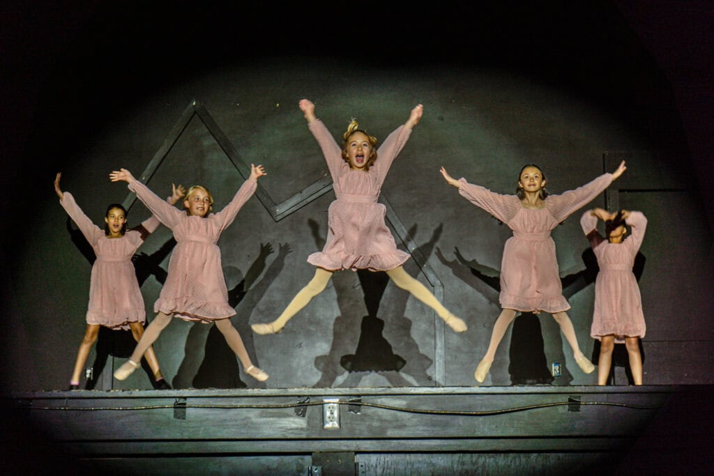 508097995 122160989018519376 9152838524884645856 n (1)